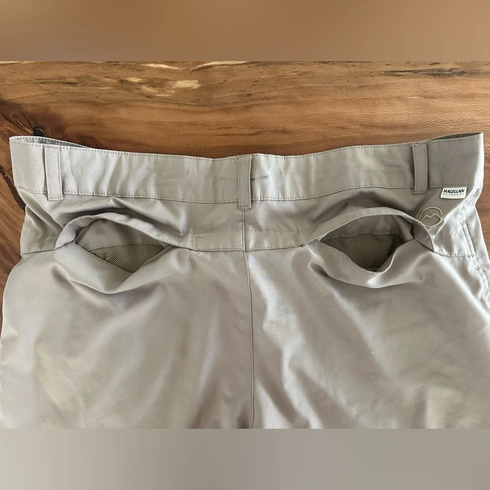 Magellan Outdoors Women’s Falcon Lake Fishing Shorts